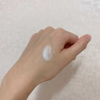 La Theorie Hydrating Ingredients | 하이드레이팅 인그레이디언츠 — 4점을 준 리뷰어가 2020년 4월 올린 사용 사진