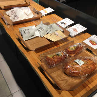 삼송빵집현대아울렛동대문점 [삼송빵집 현대아울렛동대문점] 삼송빵집특별세트 — 5점을 준 리뷰어가 2020년 6월 올린 사용 사진