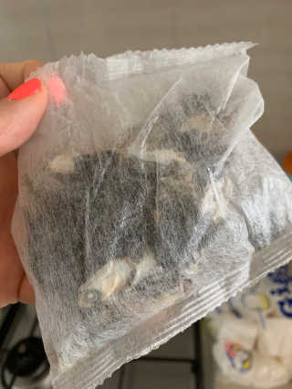 [풀무원] 자연의 감칠맛 통디포리, 통멸치 다시팩 세트 — 5점을 준 리뷰어가 2020년 5월 올린 사용 사진