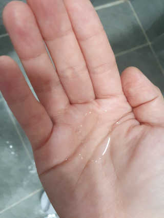 달리프 베러 퍼퓸 샴푸 1000ml 레이니데이 or 일랑로즈 — 5점을 준 리뷰어가 2020년 4월 올린 사용 사진