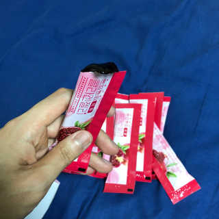 헬스업_쁘띠쁘띠석류콜라겐젤리_20g x 14포 — 5점을 준 리뷰어가 2020년 8월 올린 사용 사진