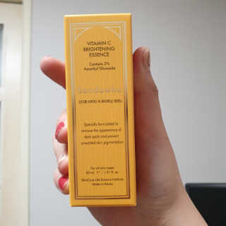 [스킨큐어] 산다화 비타민C 화이트닝 에센스 30ml — 4점을 준 리뷰어가 2020년 4월 올린 사용 사진