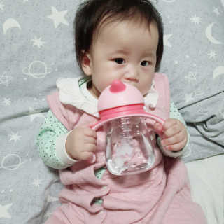 유비맘 트라이탄 코니빨대컵_컬러 랜덤 발송 — 4점을 준 리뷰어가 2020년 10월 올린 사용 사진