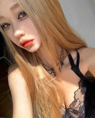 셀프코딩 네버비더세임 리퀴드 파운데이션 — 5점을 준 리뷰어가 2020년 9월 올린 사용 사진