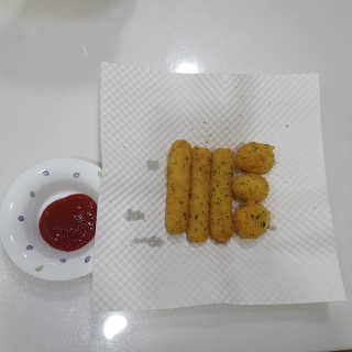 가치식탁 리얼치즈스틱, 리얼크림치즈볼 — 5점을 준 리뷰어가 2020년 10월 올린 사용 사진