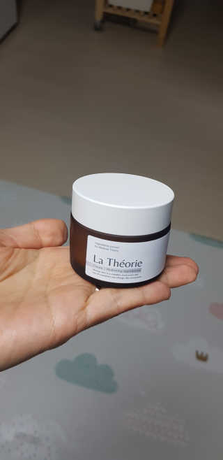 La Theorie Hydrating Ingredients | 하이드레이팅 인그레이디언츠 — 4.5점을 준 리뷰어가 2020년 4월 올린 사용 사진