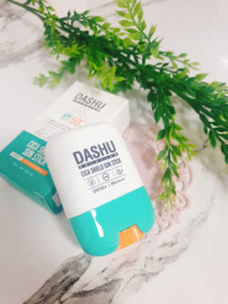 다슈코리아 다슈 솔루션 시카 쉴드 선스틱 — 5점을 준 리뷰어가 2020년 4월 올린 사용 사진