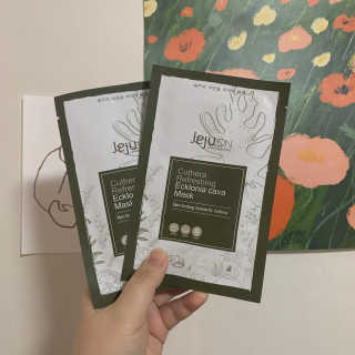 바르는콜라겐 하이온 제주바다보배 슬리핑마스크 100mL — 3점을 준 리뷰어가 2020년 6월 올린 사용 사진
