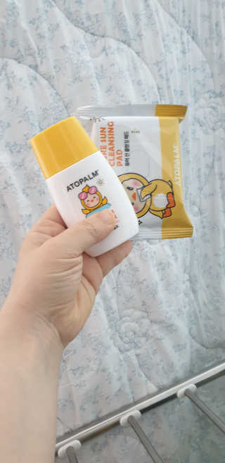 아토팜 야외놀이 선밀크 SPF50+ PA+++ — 5점을 준 리뷰어가 2020년 5월 올린 사용 사진