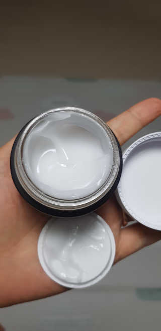 La Theorie Hydrating Ingredients | 하이드레이팅 인그레이디언츠 — 4.5점을 준 리뷰어가 2020년 4월 올린 사용 사진
