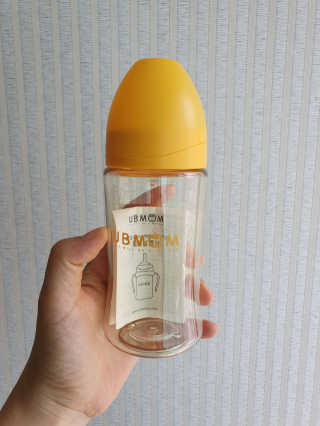 유비맘 PPSU 젖병 노꼭지_260ml_컬러 랜덤 발송 — 5점을 준 리뷰어가 2020년 6월 올린 사용 사진