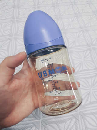 유비맘 PPSU 젖병 노꼭지_200ml_컬러 랜덤 발송 — 5점을 준 리뷰어가 2020년 8월 올린 사용 사진