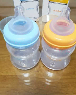 유비맘 신생아젖병 120ml 트리플팩_ 젖꼭지 포함 — 4점을 준 리뷰어가 2020년 8월 올린 사용 사진