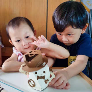움직이는 종이로봇 - 로빗 로얄버전 움직이는 종이 로봇 - 로빗 — 3.5점을 준 리뷰어가 2020년 11월 올린 사용 사진
