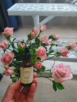 [스킨큐어] 산다화 비타민C 화이트닝 에센스 30ml — 5점을 준 리뷰어가 2020년 4월 올린 사용 사진
