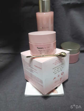 Tween.Ty Skin 트웬티스킨 리페어 아이크림 프리미엄 라인 — 5점을 준 리뷰어가 2020년 10월 올린 사용 사진