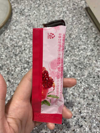 헬스업_쁘띠쁘띠석류콜라겐젤리_20g x 14포 — 5점을 준 리뷰어가 2020년 11월 올린 사용 사진