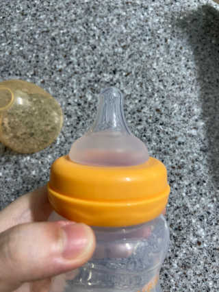 유비맘 신생아젖병 120ml 트리플팩_ 젖꼭지 포함 — 4.5점을 준 리뷰어가 2020년 8월 올린 사용 사진