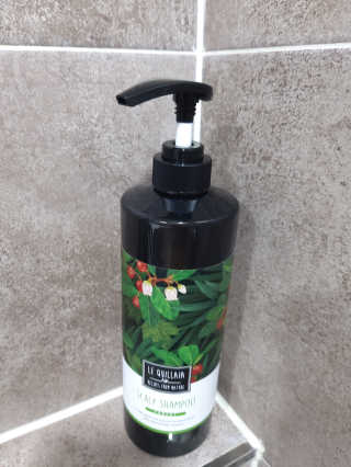 르퀼라야 스칼프 샴푸 810ml [가드니아/포레스트] — 5점을 준 리뷰어가 2020년 7월 올린 사용 사진