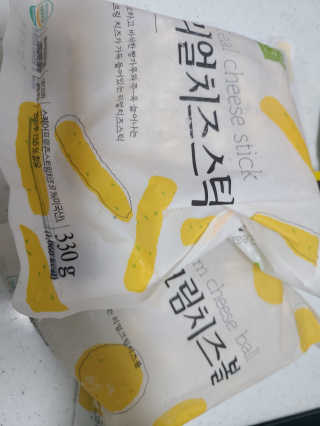 가치식탁 리얼치즈스틱, 리얼크림치즈볼 — 5점을 준 리뷰어가 2020년 6월 올린 사용 사진