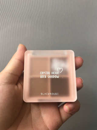 [블랙루즈] 크리스탈 하트 락 섀도우 4종 중 택1 — 5점을 준 리뷰어가 2020년 9월 올린 사용 사진