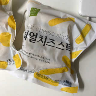 가치식탁 리얼치즈스틱, 리얼크림치즈볼 — 4.5점을 준 리뷰어가 2020년 10월 올린 사용 사진