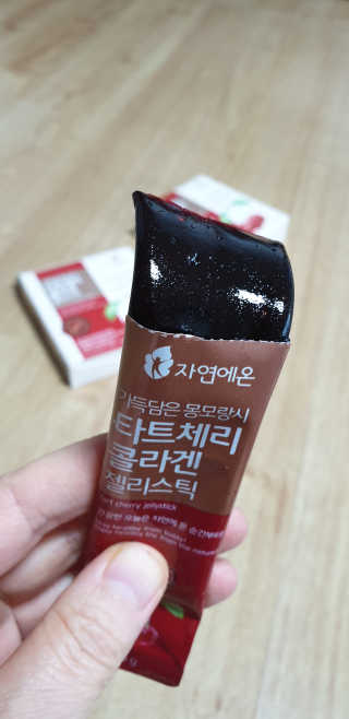 자연에온 가득담은 몽모랑시 타트체리 콜라겐 젤리스틱 — 5점을 준 리뷰어가 2020년 12월 올린 사용 사진