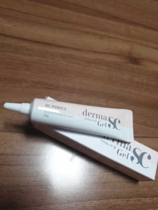 derma SC-Gel 더마에스씨 겔 20g — 4.5점을 준 리뷰어가 2020년 4월 올린 사용 사진