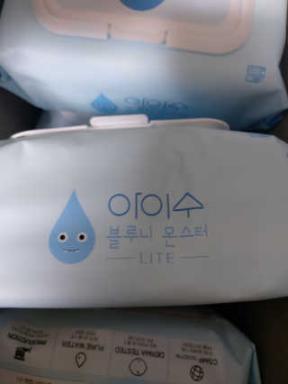 아이수 블루니 몬스터 아기 물티슈 — 4.5점을 준 리뷰어가 2020년 11월 올린 사용 사진