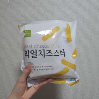 가치식탁 리얼치즈스틱, 리얼크림치즈볼 — 5점을 준 리뷰어가 2020년 4월 올린 사용 사진