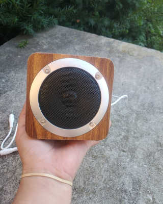 SEVIZ MINI10W 레트로 블루투스 스피커 — 5점을 준 리뷰어가 2020년 9월 올린 사용 사진
