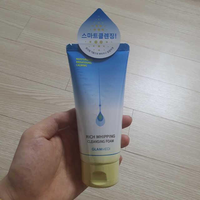 리치 휘핑 클렌징폼 리뷰 사진