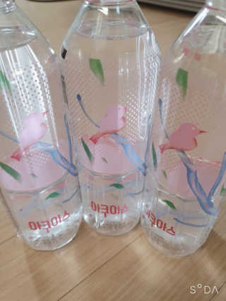 아쿠아스 플레이버워터 [아쿠아스] 제로칼로리 플레이버워터 복숭아/청포도 1BOX 20개입 — 5점을 준 리뷰어가 2020년 6월 올린 사용 사진