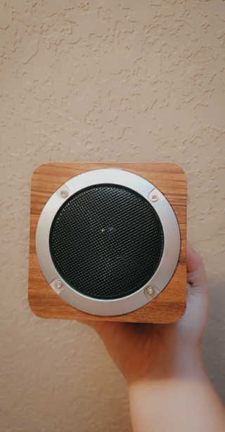 SEVIZ MINI10W 레트로 블루투스 스피커 — 5점을 준 리뷰어가 2020년 6월 올린 사용 사진
