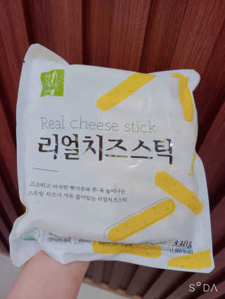 가치식탁 리얼치즈스틱, 리얼크림치즈볼 — 5점을 준 리뷰어가 2020년 9월 올린 사용 사진