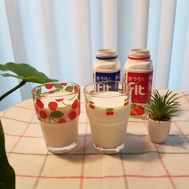 [불가리스]마시는 발효유 Fit 딸기/플레인 리뷰 사진