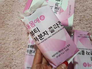 서울약사신협_내몸애뷰티저분자콜라겐_2.5g 50포 — 4.5점을 준 리뷰어가 2020년 4월 올린 사용 사진