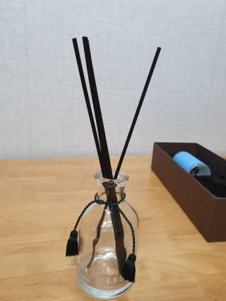 레나스 프리미엄 아로마 디퓨저 200ml  [1SET] — 4점을 준 리뷰어가 2020년 9월 올린 사용 사진