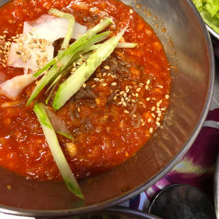 [동네맛집족발] 4개 족발 중 택1 — 4.5점을 준 리뷰어가 2020년 6월 올린 사용 사진