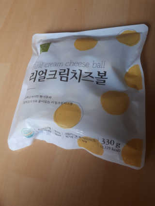 가치식탁 리얼치즈스틱, 리얼크림치즈볼 — 5점을 준 리뷰어가 2020년 8월 올린 사용 사진