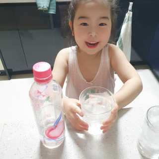 아쿠아스 플레이버워터 ★[아쿠아스] 복숭아 플레이버워터 1BOX 20개입★ — 5점을 준 리뷰어가 2020년 6월 올린 사용 사진