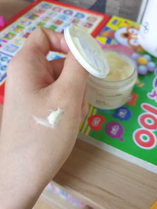 어글리프루프 크림 바이어글리 하이드레이션 샤워 50ml — 5점을 준 리뷰어가 2020년 11월 올린 사용 사진