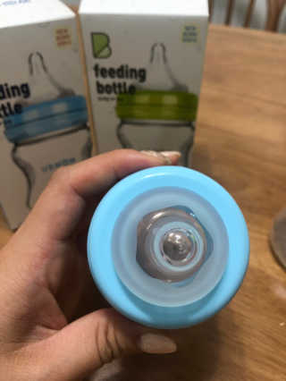 유비맘 신생아젖병 120ml 트리플팩_ 젖꼭지 포함 — 5점을 준 리뷰어가 2020년 6월 올린 사용 사진