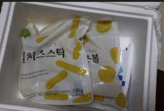 가치식탁 리얼치즈스틱, 리얼크림치즈볼 — 5점을 준 리뷰어가 2020년 10월 올린 사용 사진