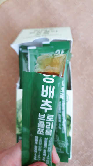 조은약초 국산 양배추즙 양배추 브로콜리 젤리 15포 x 1박스 — 5점을 준 리뷰어가 2020년 8월 올린 사용 사진