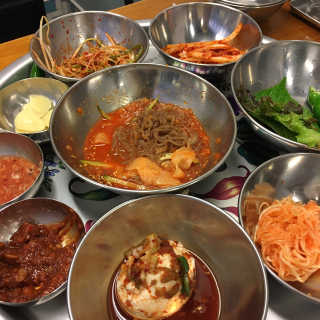 [동네맛집족발] 4개 족발 중 택1 — 5점을 준 리뷰어가 2020년 7월 올린 사용 사진