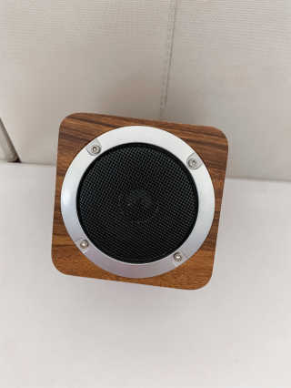 SEVIZ MINI10W 레트로 블루투스 스피커 — 4점을 준 리뷰어가 2020년 9월 올린 사용 사진