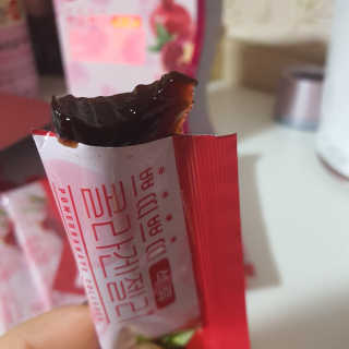 헬스업_쁘띠쁘띠석류콜라겐젤리_20g x 14포 — 5점을 준 리뷰어가 2020년 12월 올린 사용 사진