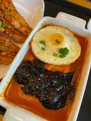 죠스떡볶이 [죠스푸드] 짜빠떡볶이+떡또그+범벅만두 신메뉴 3종 — 5점을 준 리뷰어가 2020년 4월 올린 사용 사진