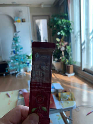 자연에온 가득담은 몽모랑시 타트체리 콜라겐 젤리스틱 — 4.5점을 준 리뷰어가 2020년 12월 올린 사용 사진